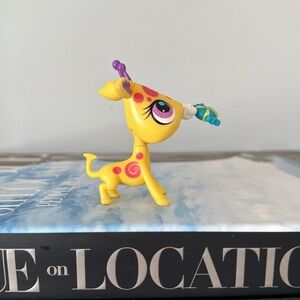 LPS littlest pet shops giraffe 2011